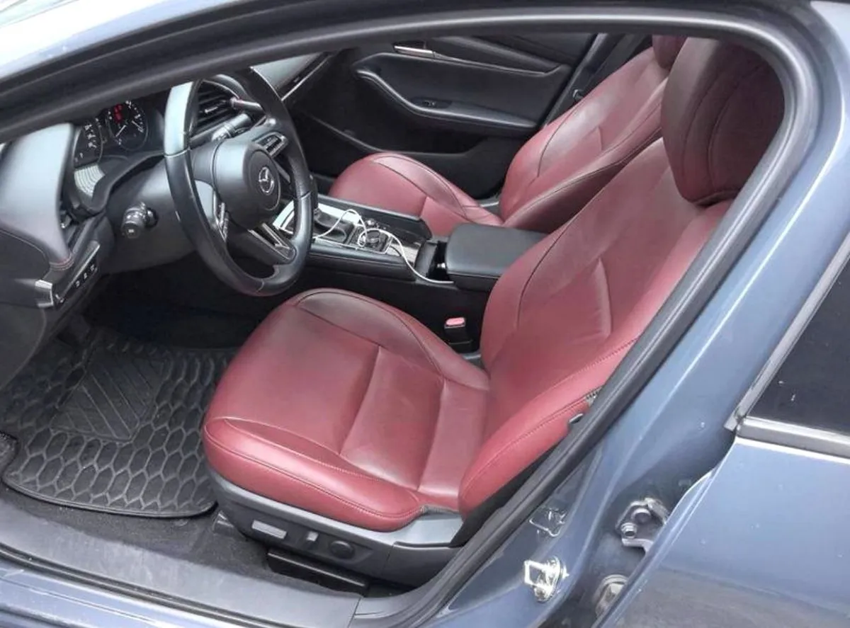 MAZDA 3 AXELA 2022