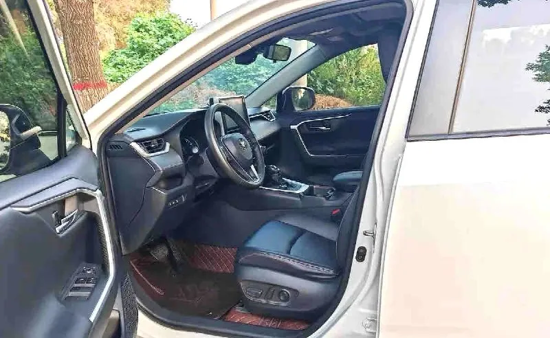 TOYOTA RAV4 2022