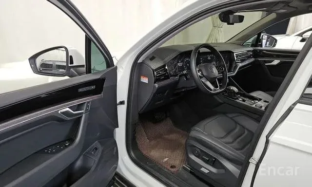 VOLKSWAGEN TOUAREG PREMIUM 2023