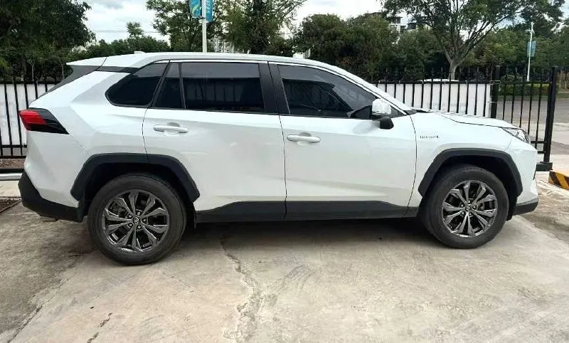 TOYOTA RAV4 2022