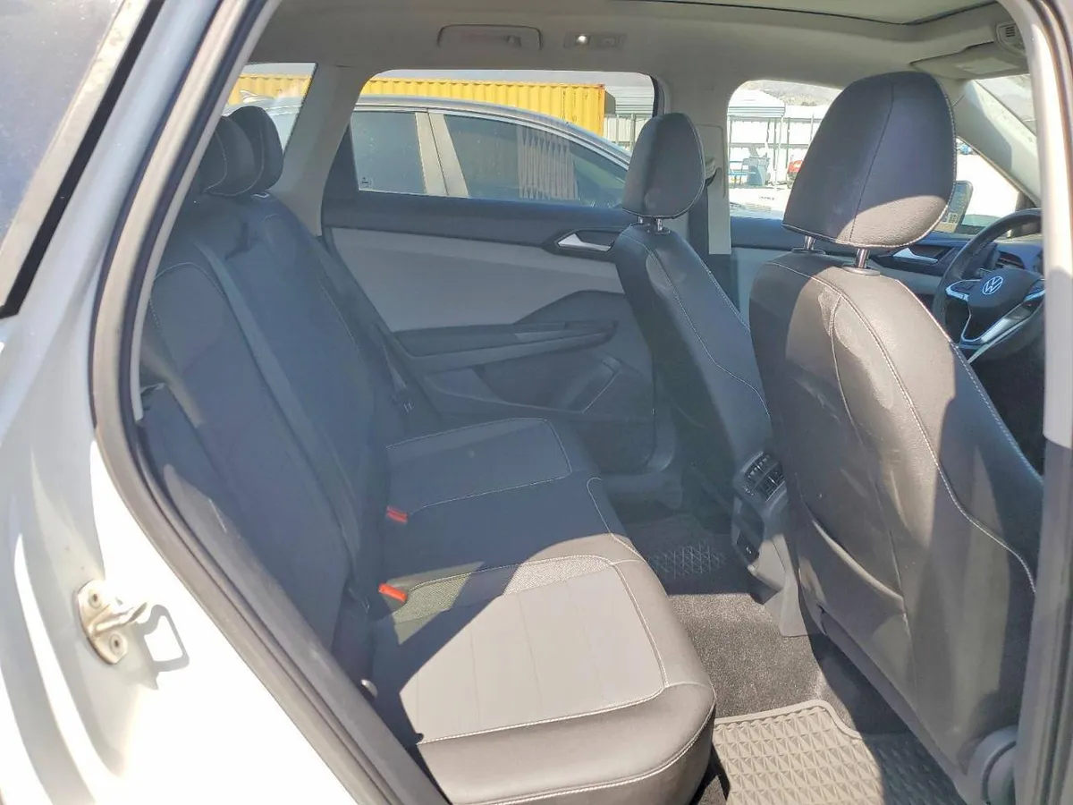VOLKSWAGEN TAOS SE 2023