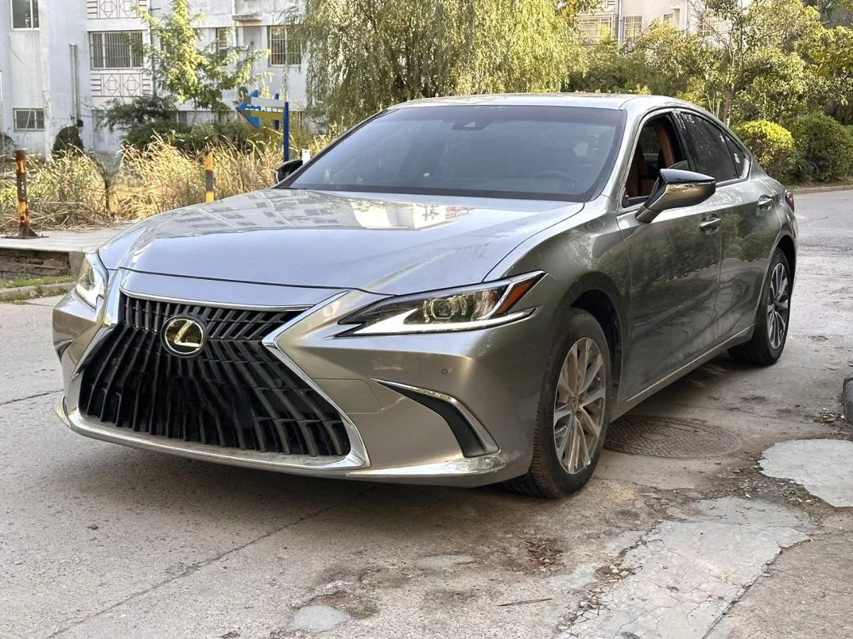 LEXUS ES200 2022