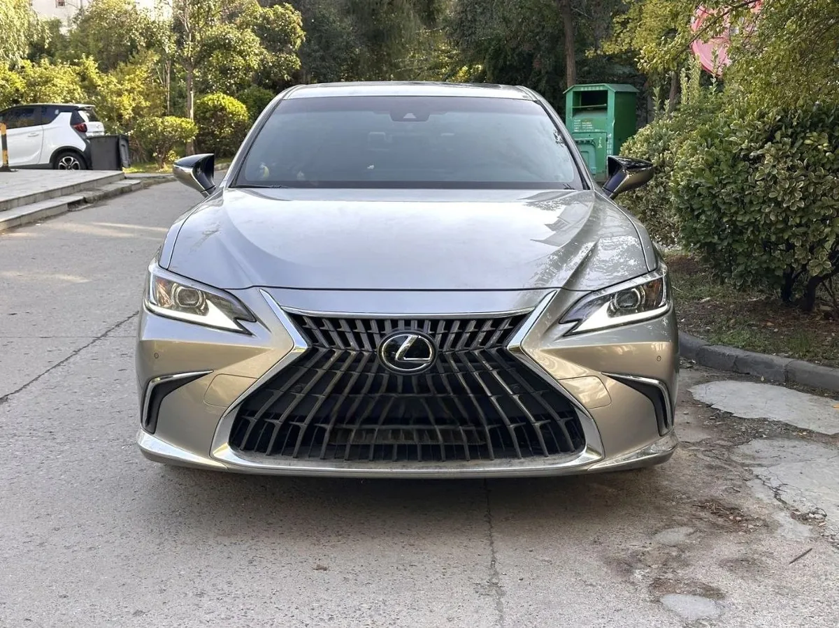 LEXUS ES200 2022