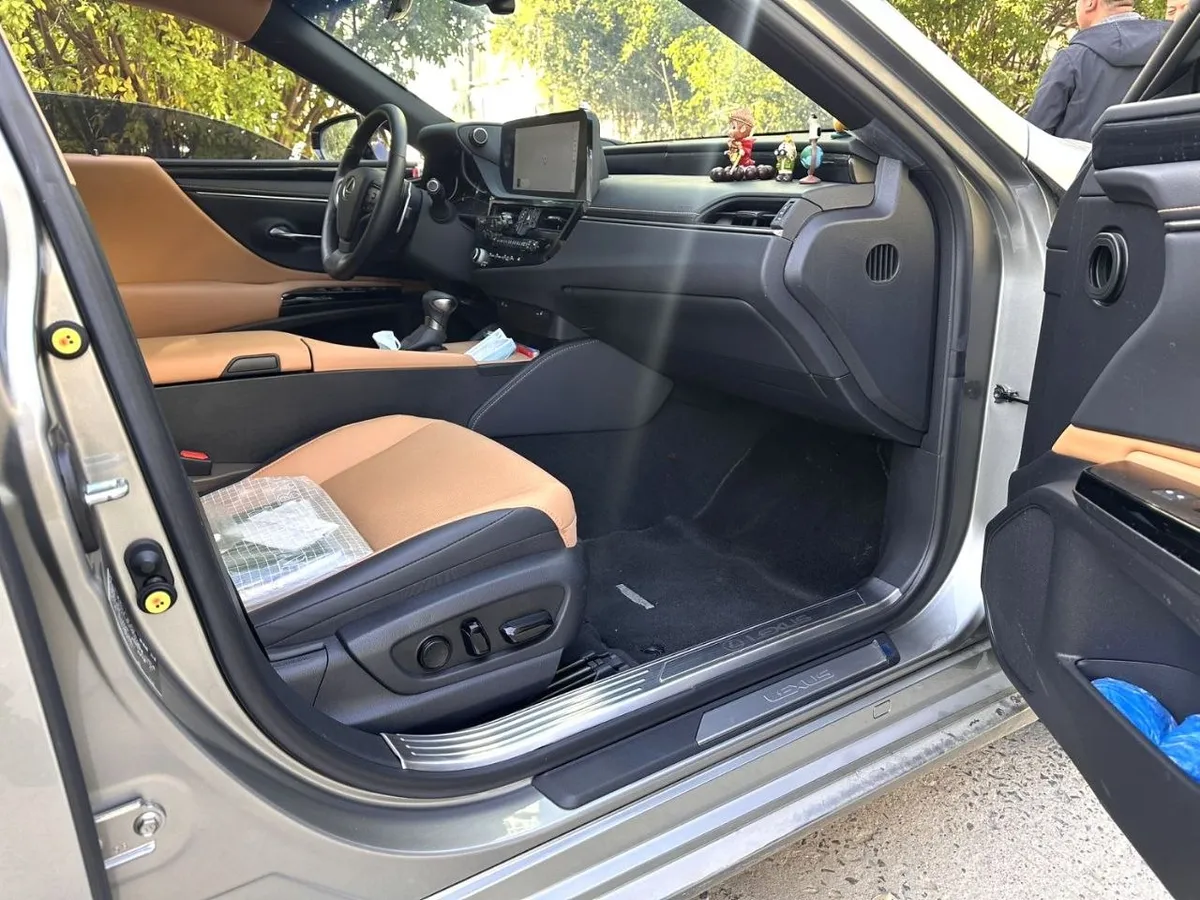 LEXUS ES200 2022