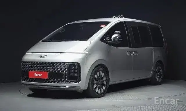 HYUNDAI STARIA LOUNGE PRESTIGE 2022