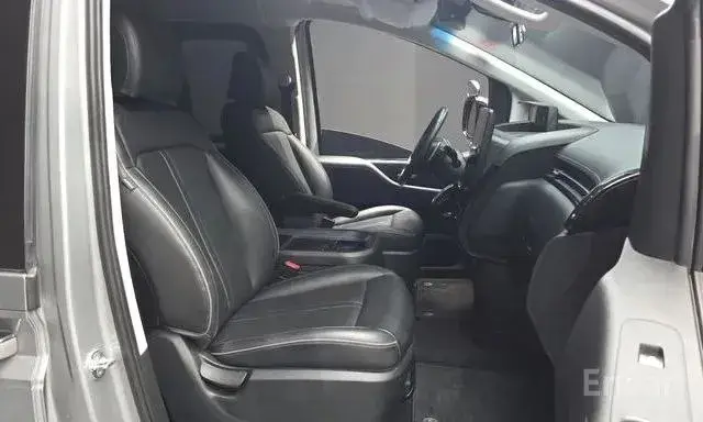 HYUNDAI STARIA LOUNGE PRESTIGE 2022