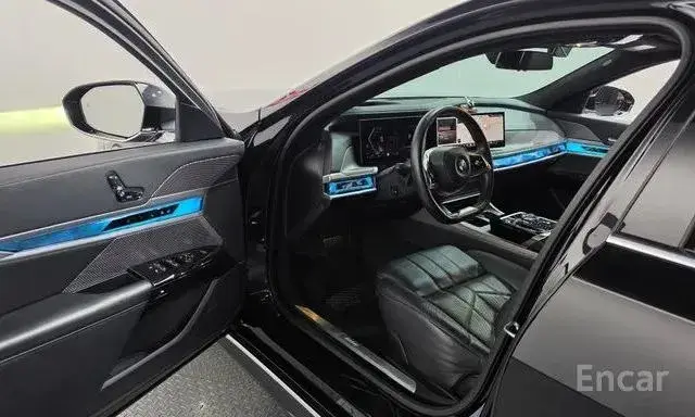 BMW 740D XDRIVE M-SPORT DESIGN 2023