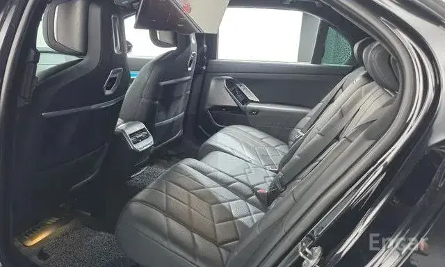 BMW 740D XDRIVE M-SPORT DESIGN 2023