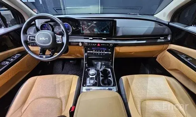KIA CARNIVAL NOBLESSE 2023