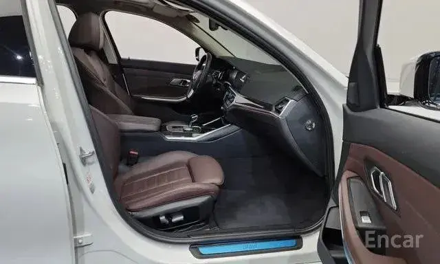 BMW 320D TOURING LUXURY 2022