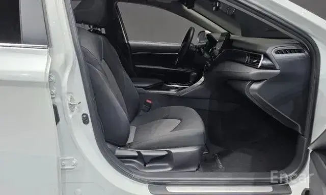 TOYOTA CAMRY LE HYBRID 2022
