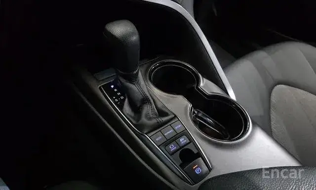 TOYOTA CAMRY LE HYBRID 2022