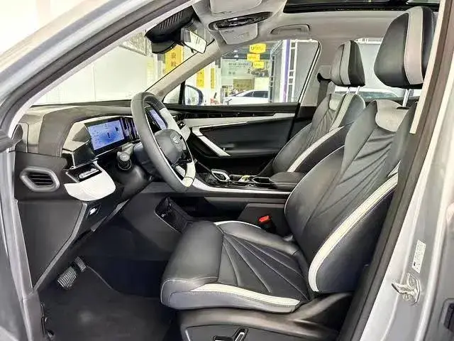 GEELY BOYUE L 2023