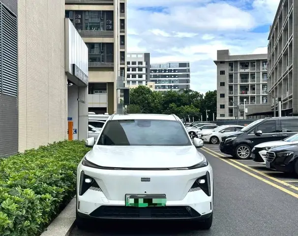 GEELY GALAXY L7 2023