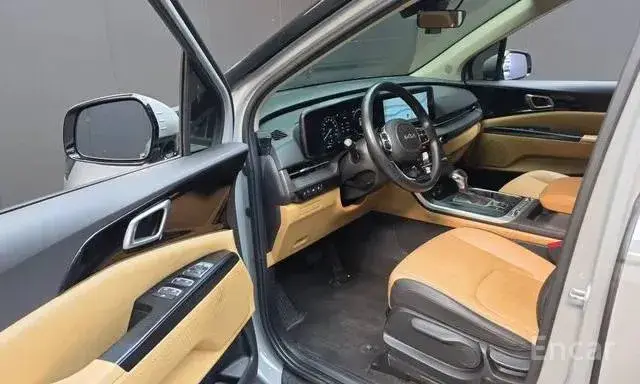 KIA CARNIVAL NOBLESSE 2023