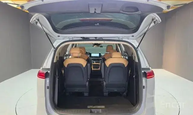 KIA CARNIVAL NOBLESSE 2023