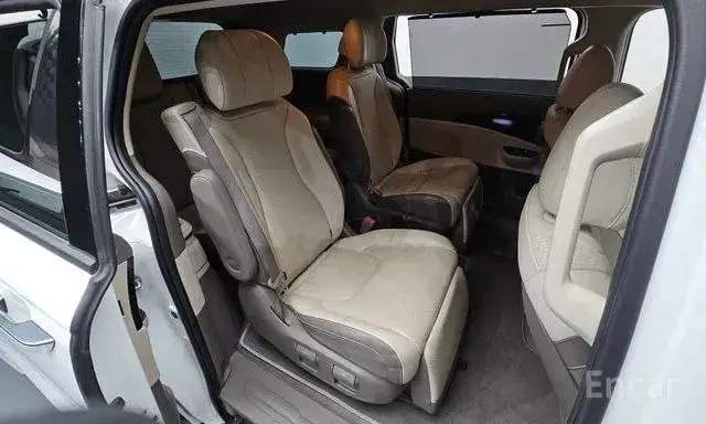 KIA CARNIVAL SIGNATURE 2023