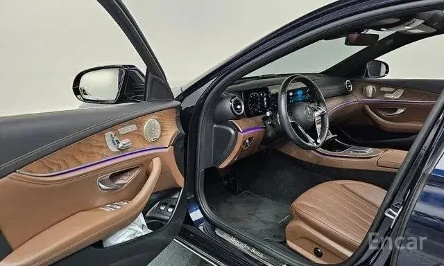 MERCEDES-BENZ E300E 4MATIC EXCLUSIVE 2022