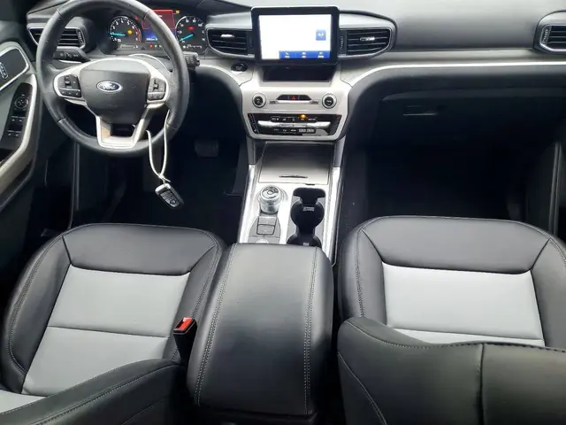 FORD EXPLORER XLT 2024
