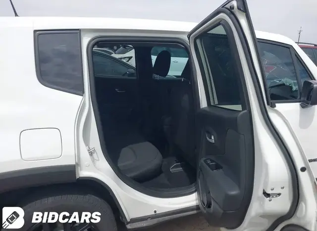JEEP RENEGADE LATITUDE 2023