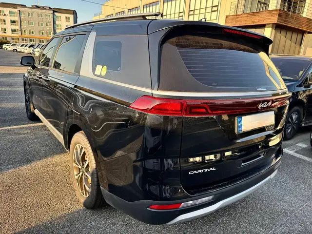 KIA CARNIVAL PRESTIGE 2023