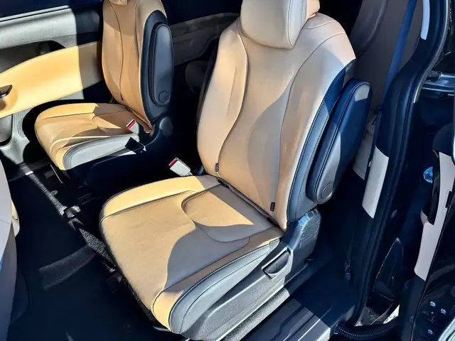 KIA CARNIVAL PRESTIGE 2023