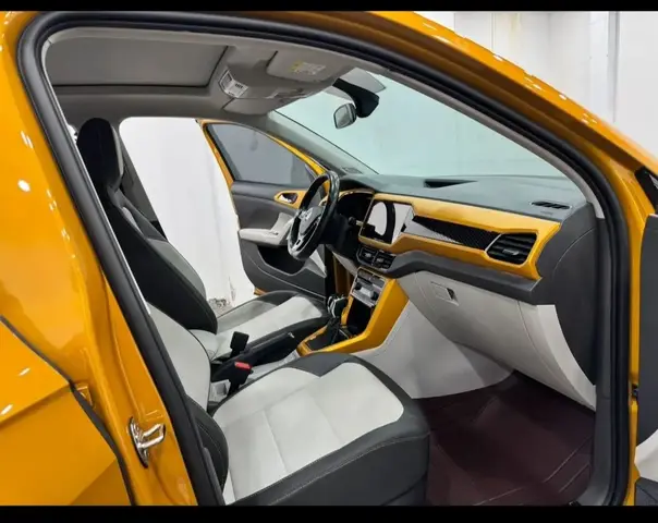 VOLKSWAGEN T-CROSS DELUXE EDITION 2022