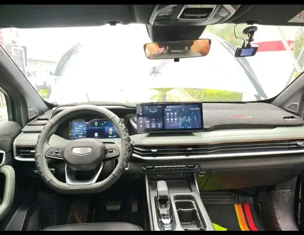 GEELY OKAVANGO 2022