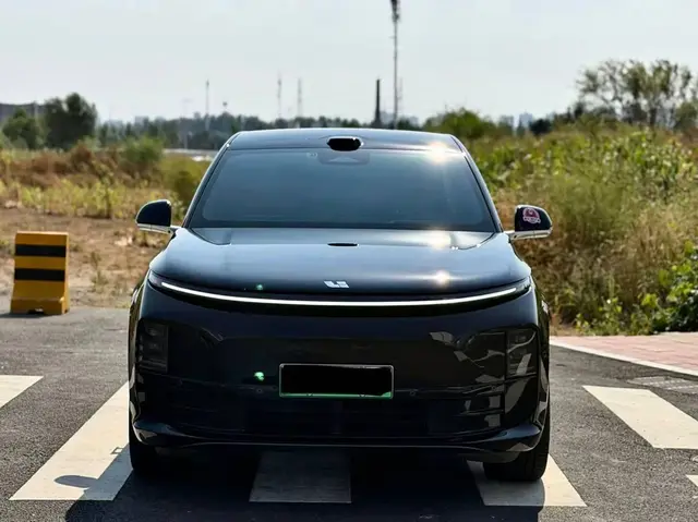 LI AUTO L6 PRO 2025