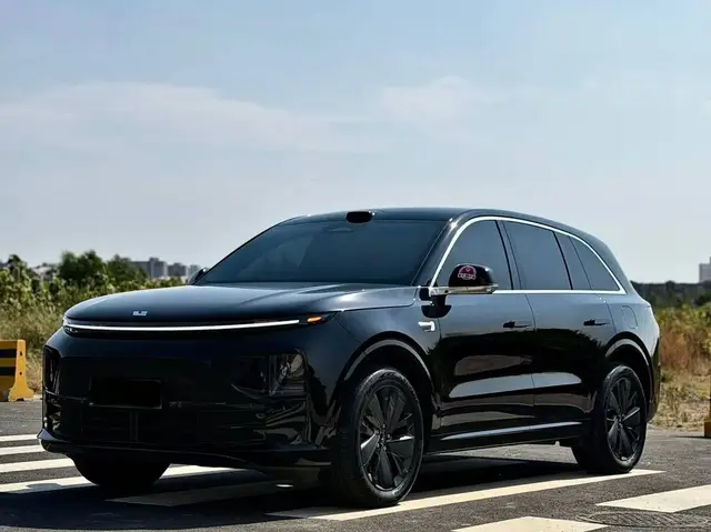 LI AUTO L6 PRO 2025