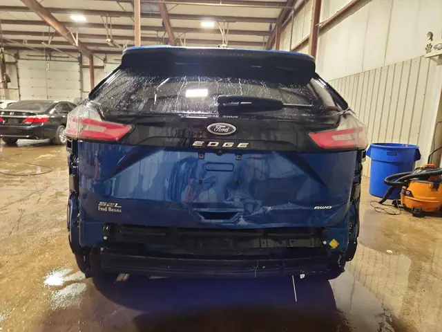 FORD EDGE TITANIUM 2022
