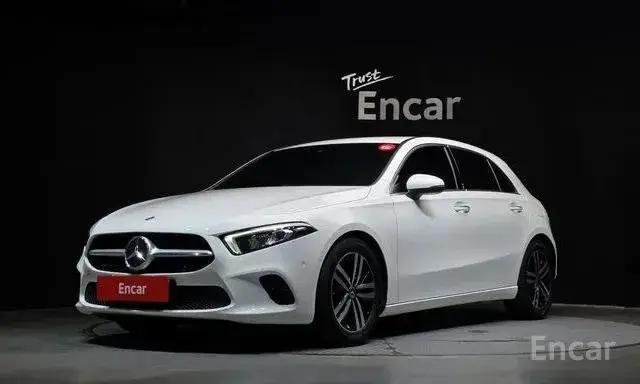 MERCEDES-BENZ A220 2022