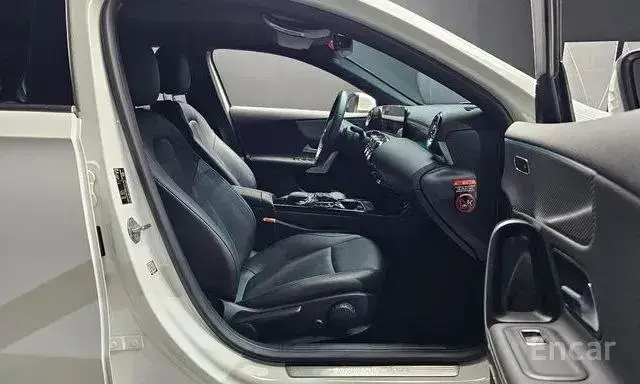 MERCEDES-BENZ A220 2022