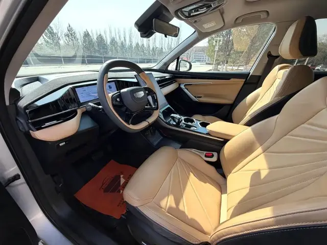 GEELY BOYUE L 2023