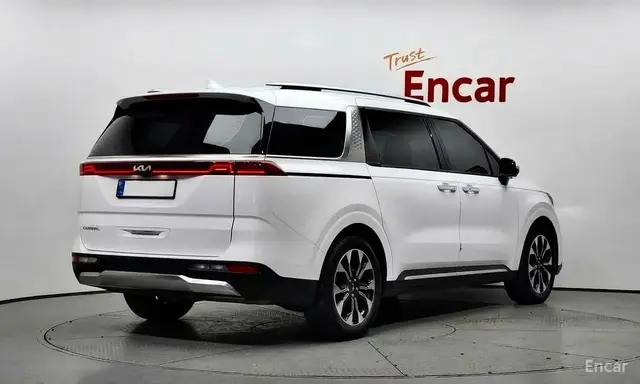 KIA CARNIVAL SIGNATURE 2023