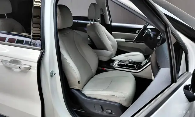 KIA CARNIVAL SIGNATURE 2023