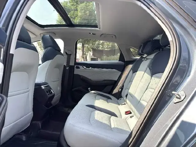 GEELY PREFACE PRESTIGE 2022