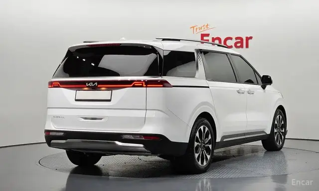 KIA CARNIVAL NOBLESSE 2023