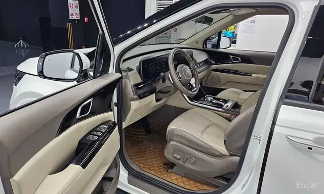 KIA CARNIVAL NOBLESSE 2023