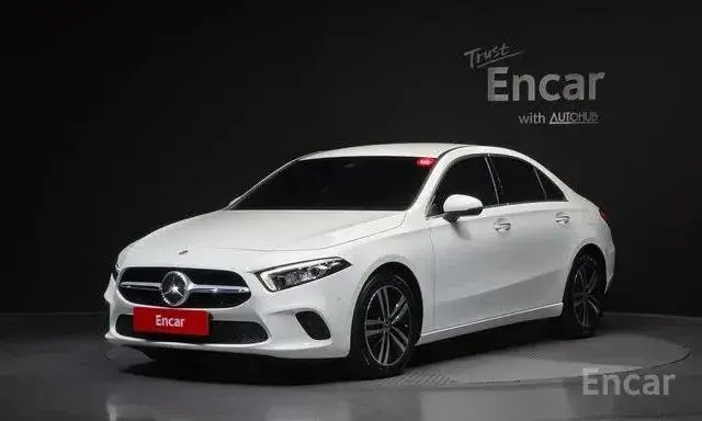 MERCEDES-BENZ A220 2022