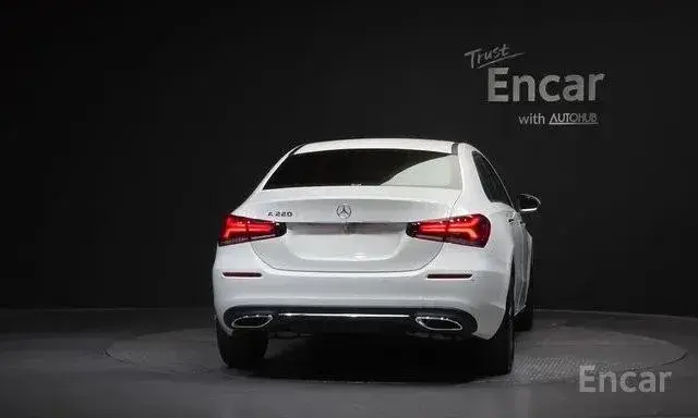 MERCEDES-BENZ A220 2022