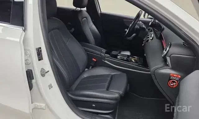 MERCEDES-BENZ A220 2022