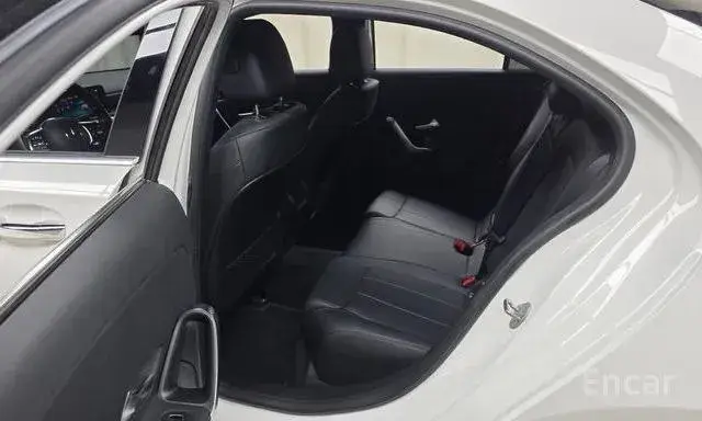 MERCEDES-BENZ A220 2022