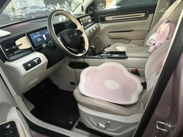 GEELY ICON 2022