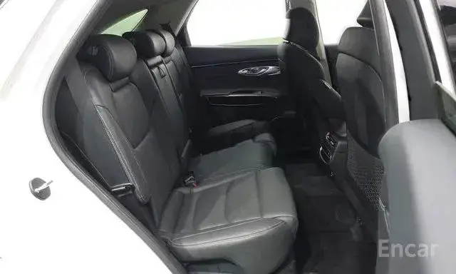 GENESIS GV70 2023