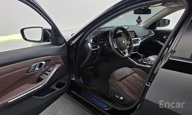 BMW 320I LUXURY 2022