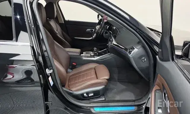 BMW 320I LUXURY 2022
