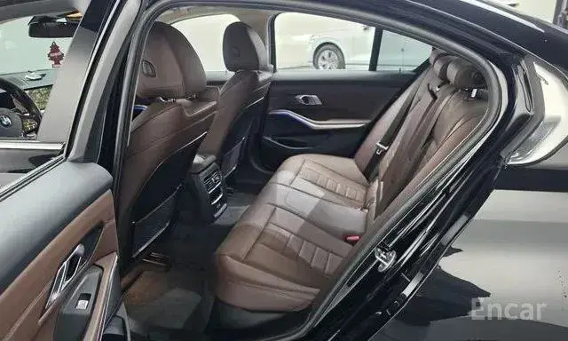 BMW 320I LUXURY 2022