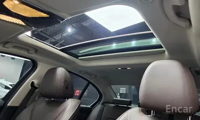 BMW 320I LUXURY 2022