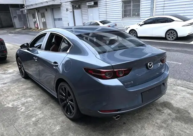 MAZDA 3 AXELA 2022